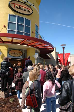 The Summit merchants draw in shoppers