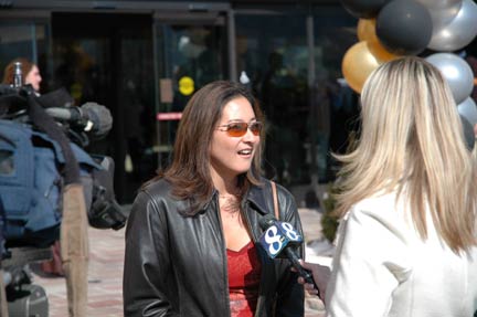 The news interviews shoppers